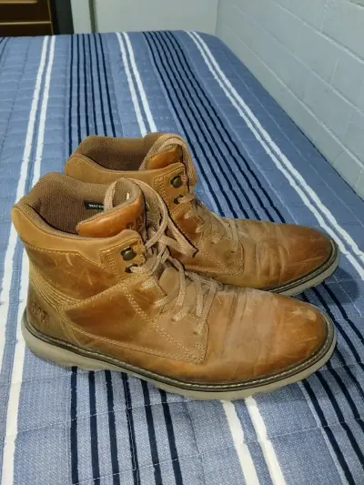 Botas de cuero marrón Caterpillar para hombre - miniatura 1