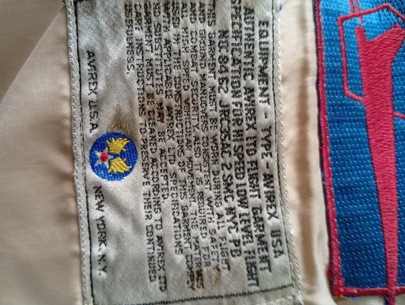 Chaqueta de cuero AVIREX USA vintage con parches - 5