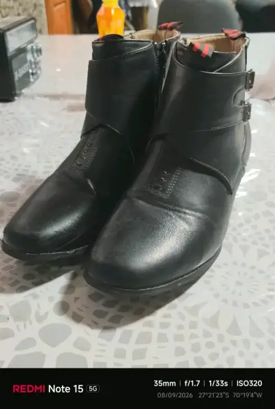 Botines de cuero negro con hebillas - miniatura 2