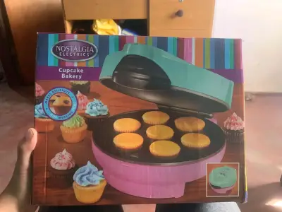 Máquina para hacer cupcakes Nostalgia Electrics - miniatura 1