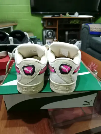 Zapatillas Puma blancas con detalles rosados - miniatura 3