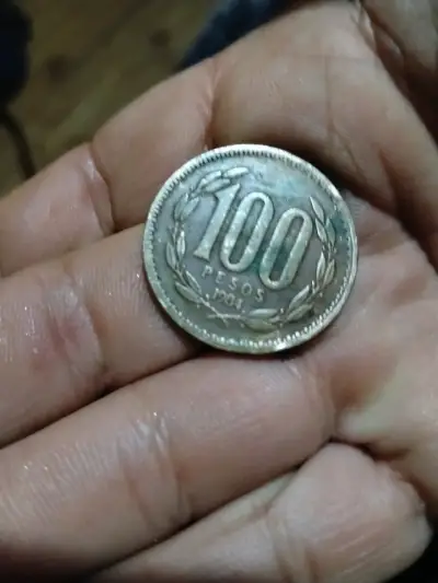 Moneda de 100 pesos chilenos de 1985 - miniatura 1