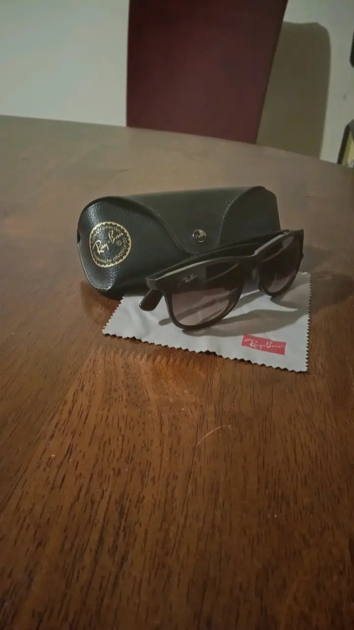 Gafas de Sol Ray-Ban con Estuche Original - 3