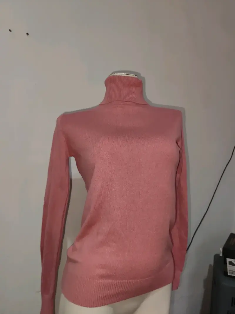 Suéter de mujer rosado cuello alto talla S/M - 3