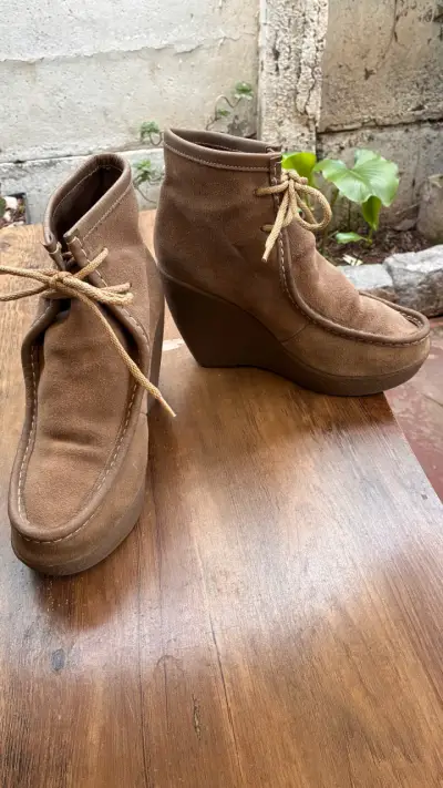 Botines de gamuza marrón con plataforma - miniatura 1
