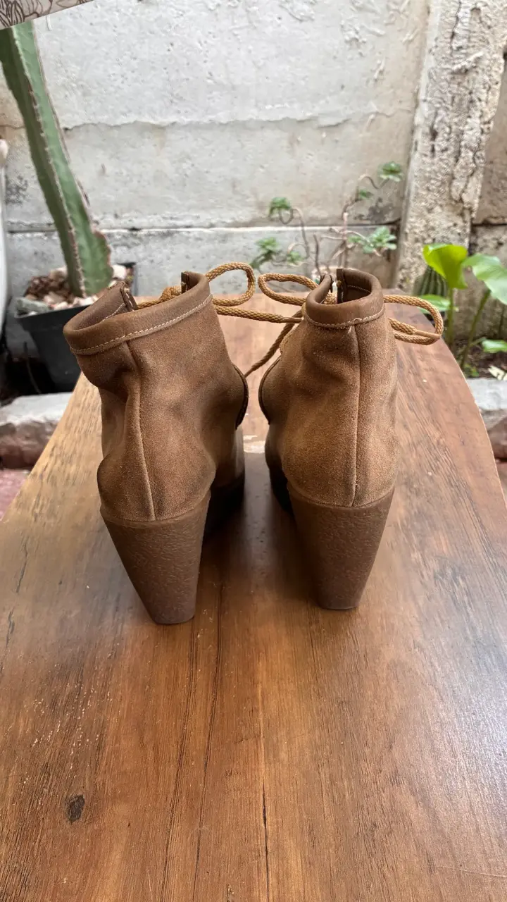 Botines de gamuza marrón con plataforma - 4