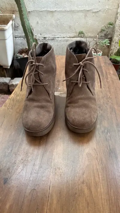 Botines de gamuza marrón con tacón alto - miniatura 1