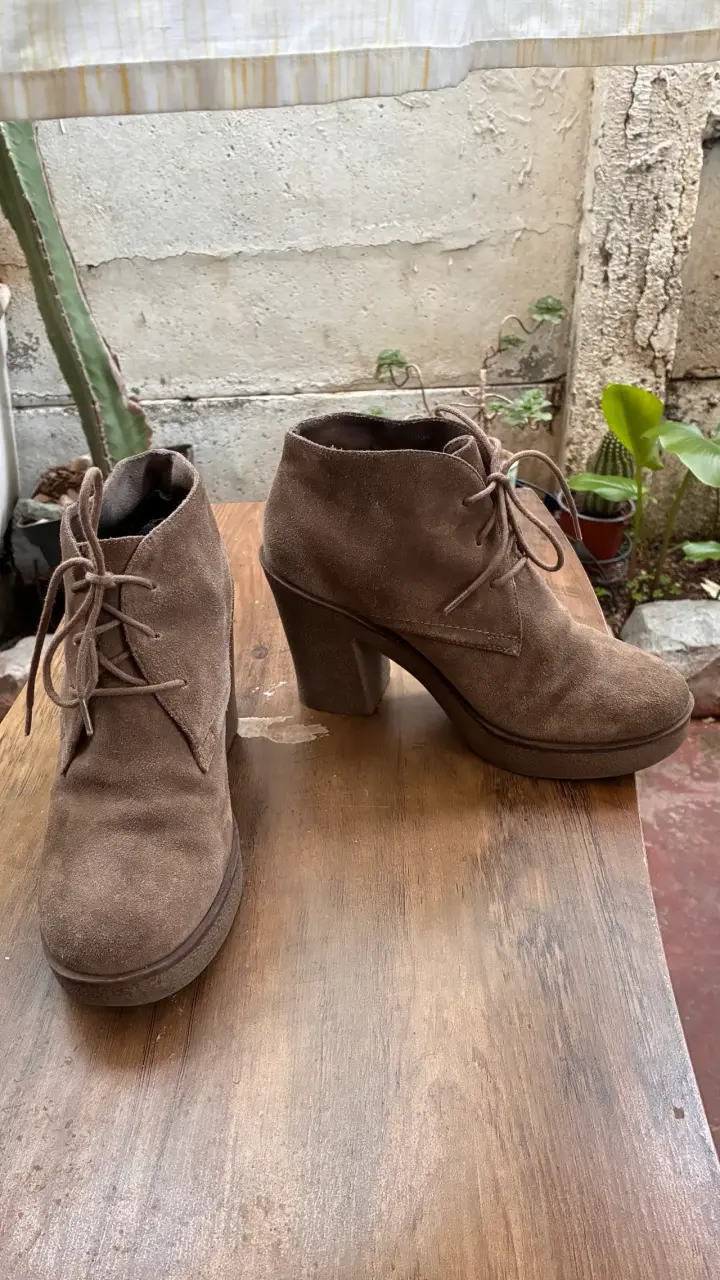 Botines de gamuza marrón con tacón alto - 3