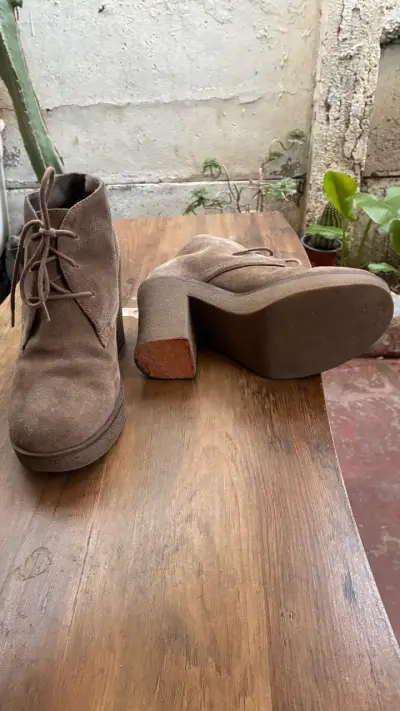 Botines de gamuza marrón con tacón alto - miniatura 4