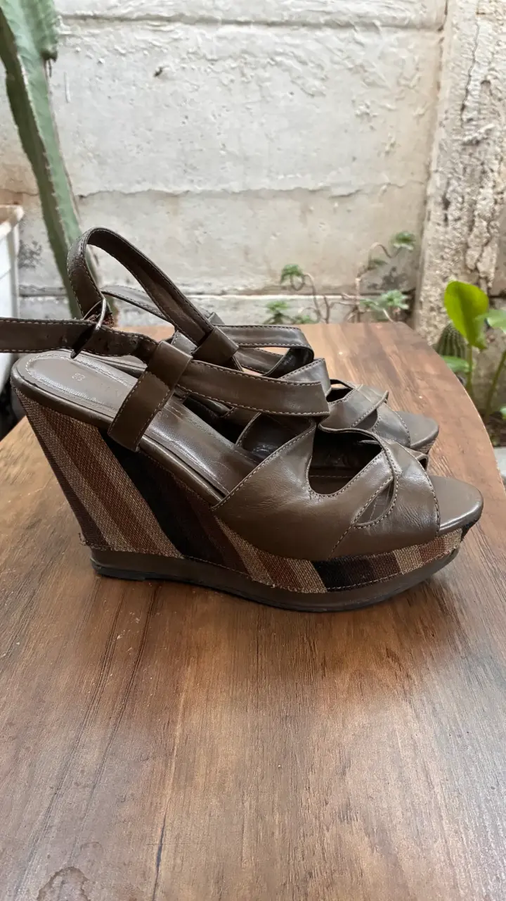 Sandalias de Cuña Marrón Marca Marquis - 4
