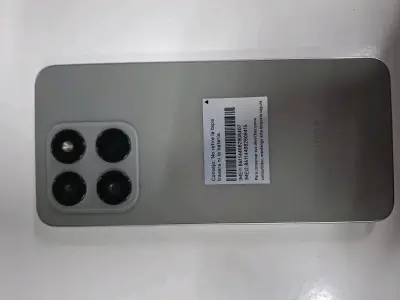 Smartphone Honor con cámara cuádruple - miniatura 1