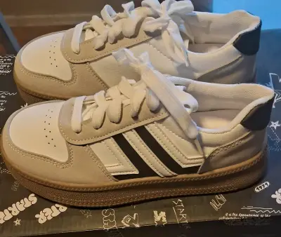 Zapatillas  deportivas Nuevas - miniatura 3