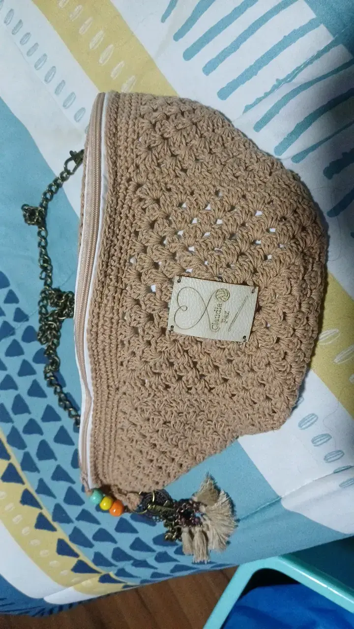 Banano o riñonera de crochet beige con cadena - 2
