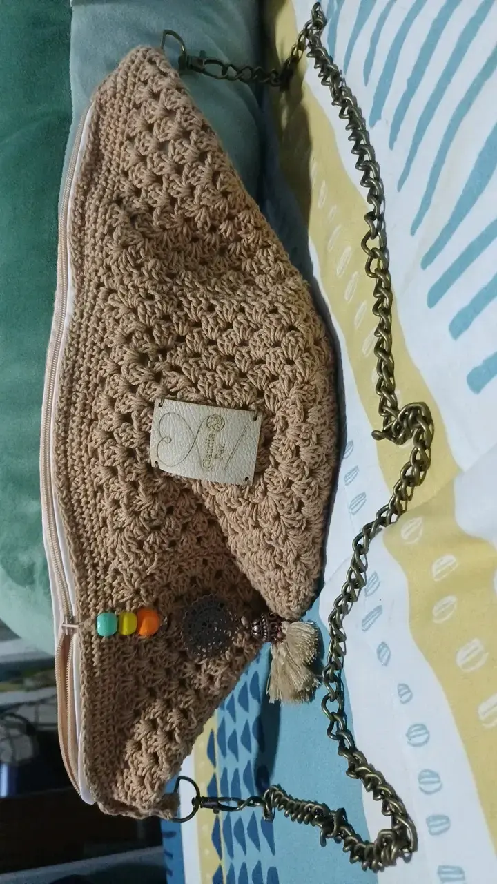Banano o riñonera de crochet beige con cadena - 4