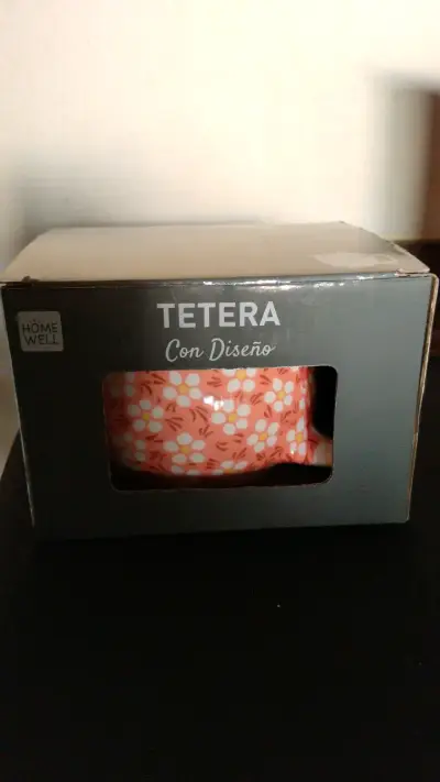 Tetera de cerámica con diseño floral - miniatura 1