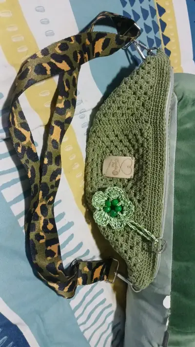 Banano tejido verde con correa animal print - miniatura 1