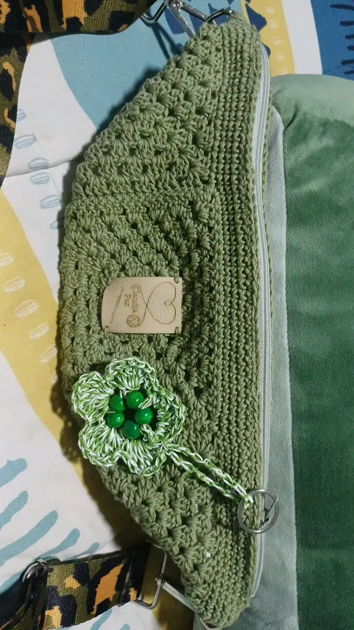 Banano tejido verde con correa animal print - 2