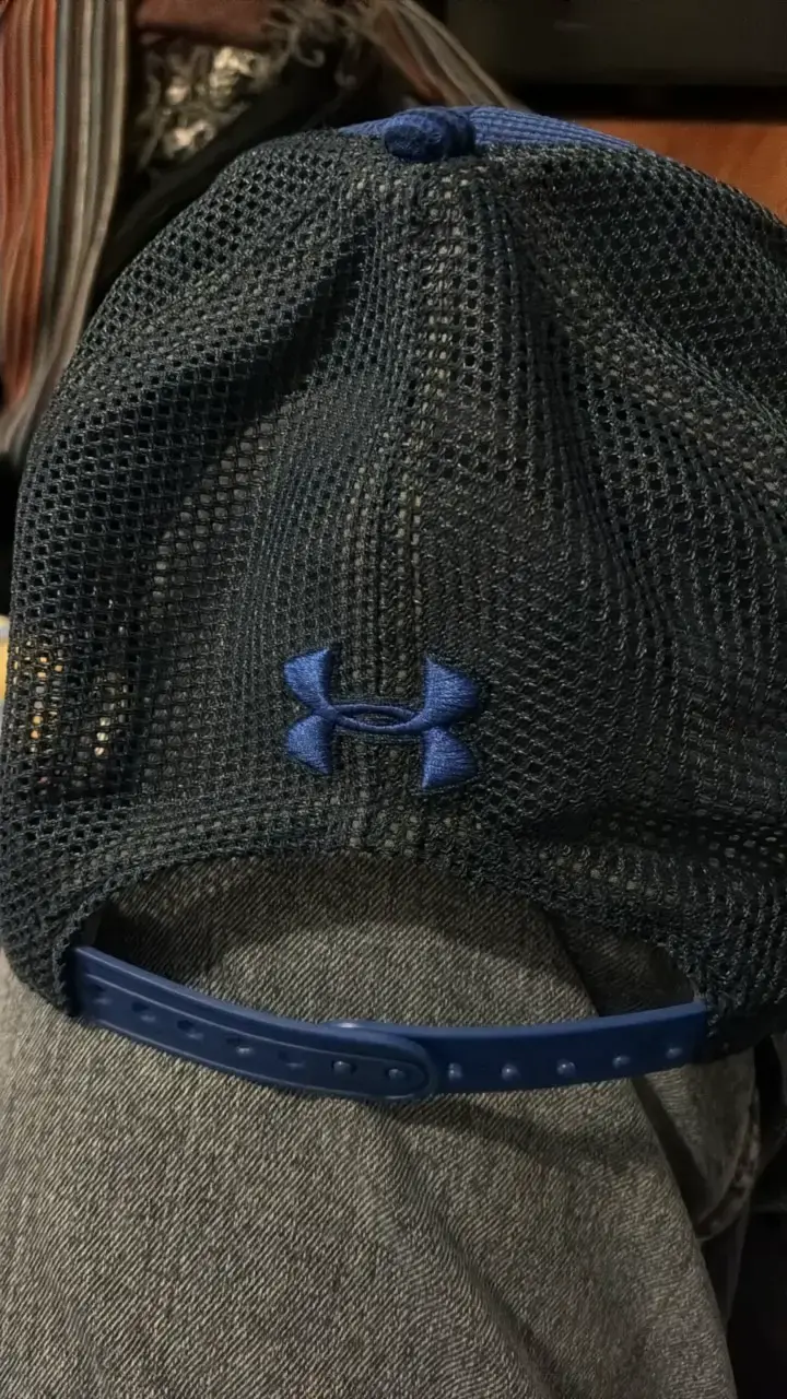 Gorra azul Under Armour deportiva - 2