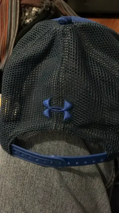 Gorra azul Under Armour deportiva - miniatura 2