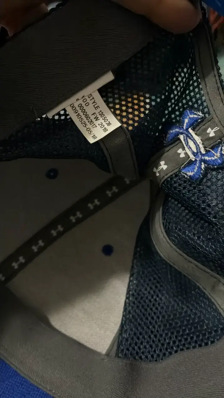 Gorra azul Under Armour deportiva - 3