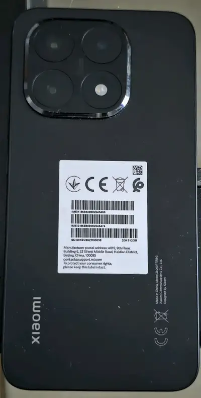 Smartphone Xiaomi 15T con triple cámara trasera - miniatura 2
