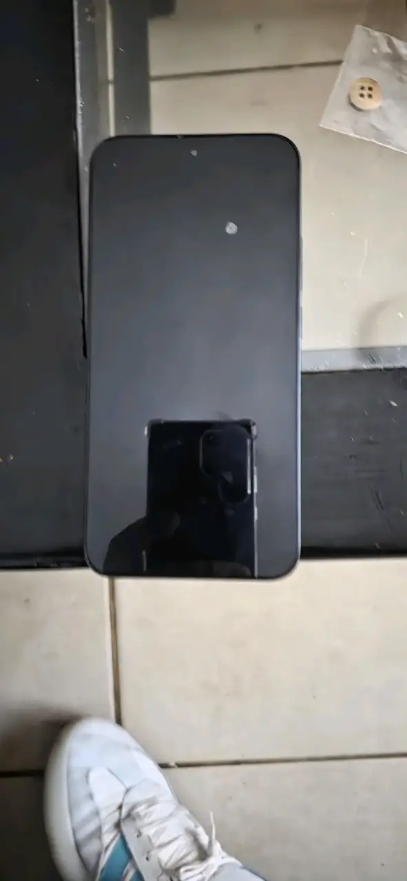 Smartphone Xiaomi 15T con triple cámara trasera - 4