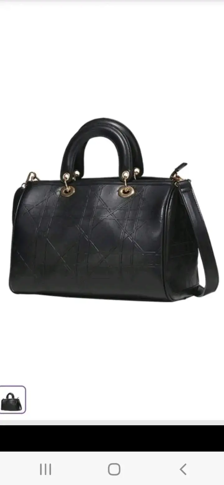 Bolso de mano negro elegante con correa