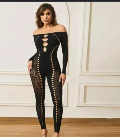 Enterizo negro ajustado con diseño de malla - miniatura 2