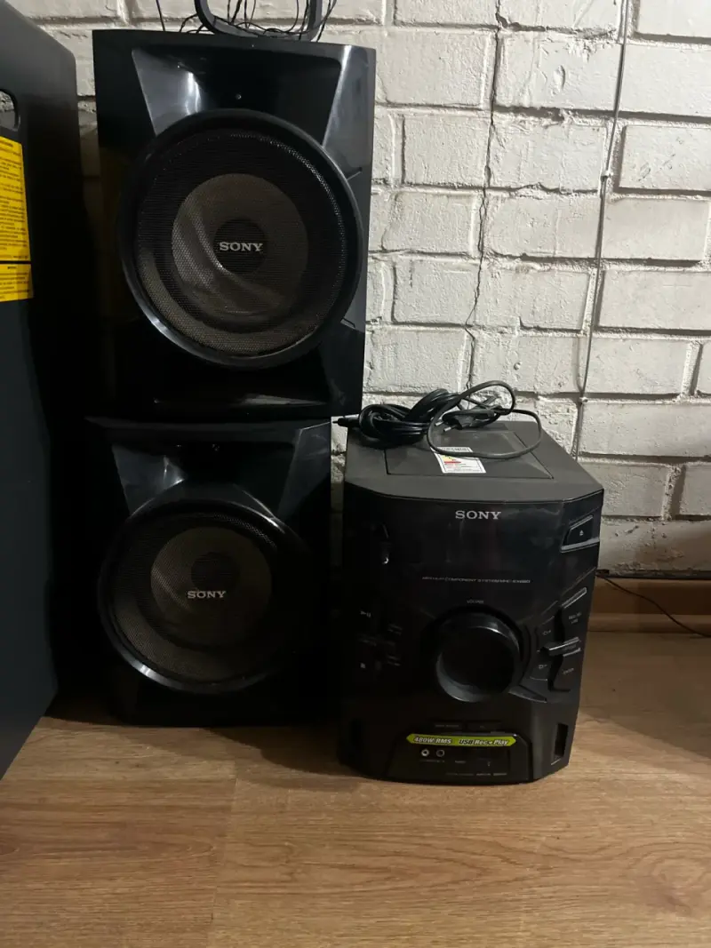 Sistema de sonido Sony con parlantes potentes - 2