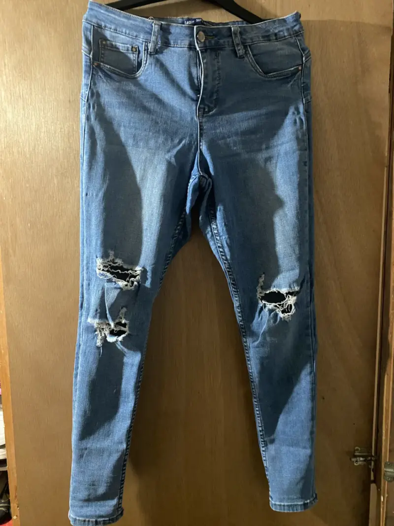 Jeans de mujer desgastados en varios colores - 5