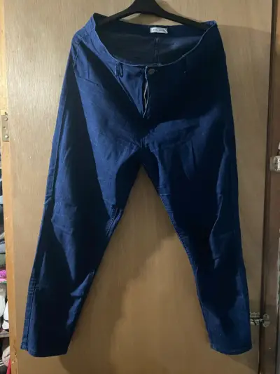 Jeans de mujer desgastados en varios colores - miniatura 6