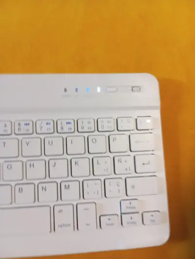 Teclado Inalámbrico Bluetooth Philco Blanco Recarg - miniatura 3