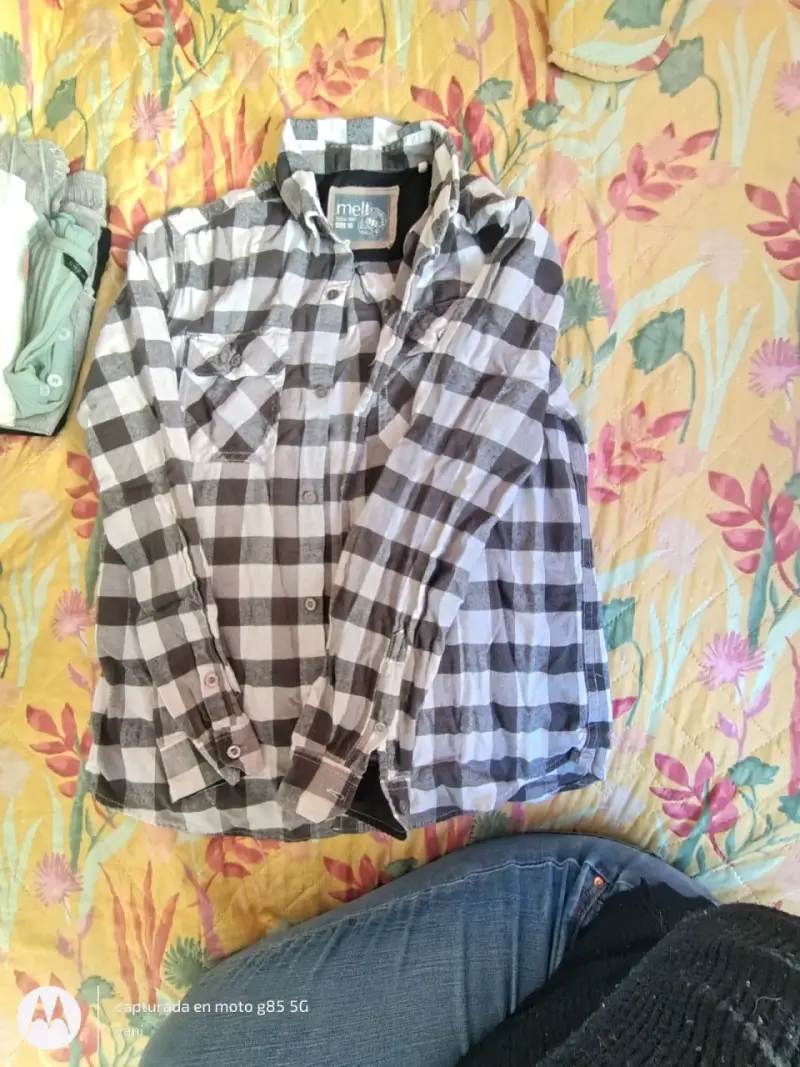 Camisa a cuadros blanco y negro para hombre