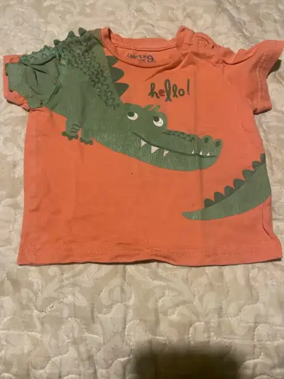 Polera de niño con diseño de dinosaurio - miniatura 2