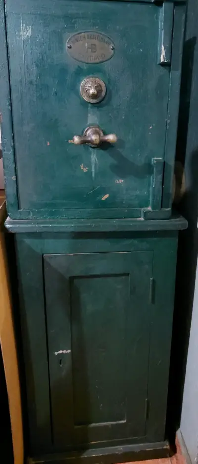 Caja fuerte antigua verde con cerradura - miniatura 4