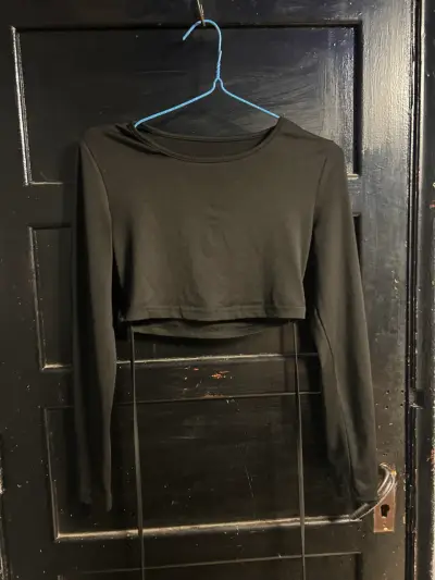 Conjunto de falda y top negro ajustable - miniatura 2