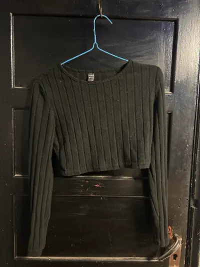 Conjunto de falda y top negro ajustable - miniatura 4