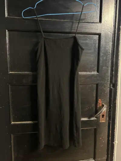 Conjunto de falda y top negro ajustable - miniatura 5