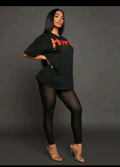 Conjunto negra con estampado 'Hope' para mujer - miniatura 3