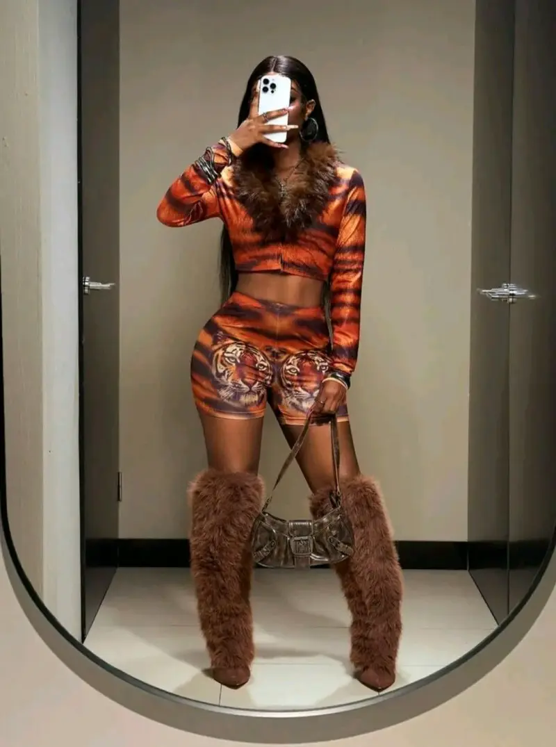 Conjunto Deportivo Mujer Estampado Tigre - 1