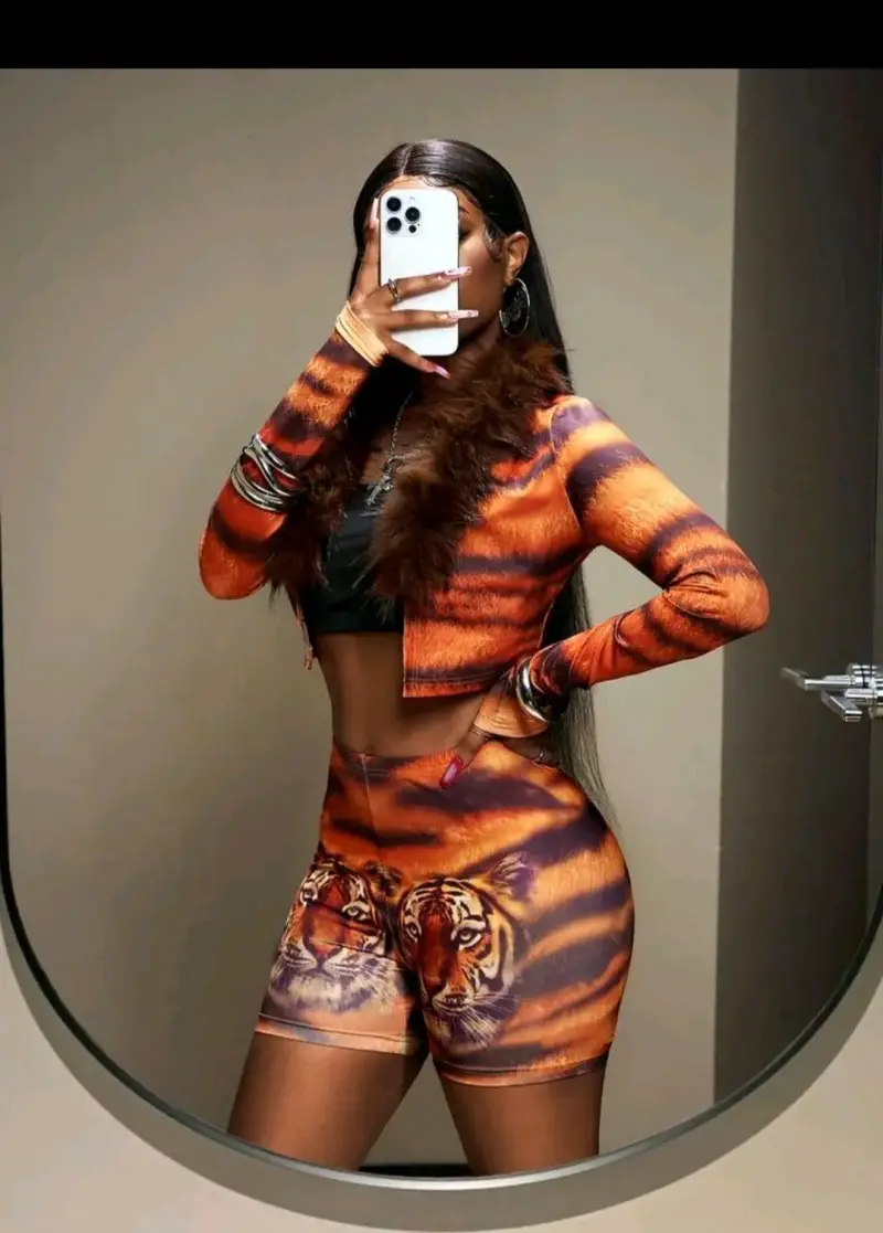 Conjunto Deportivo Mujer Estampado Tigre - 3