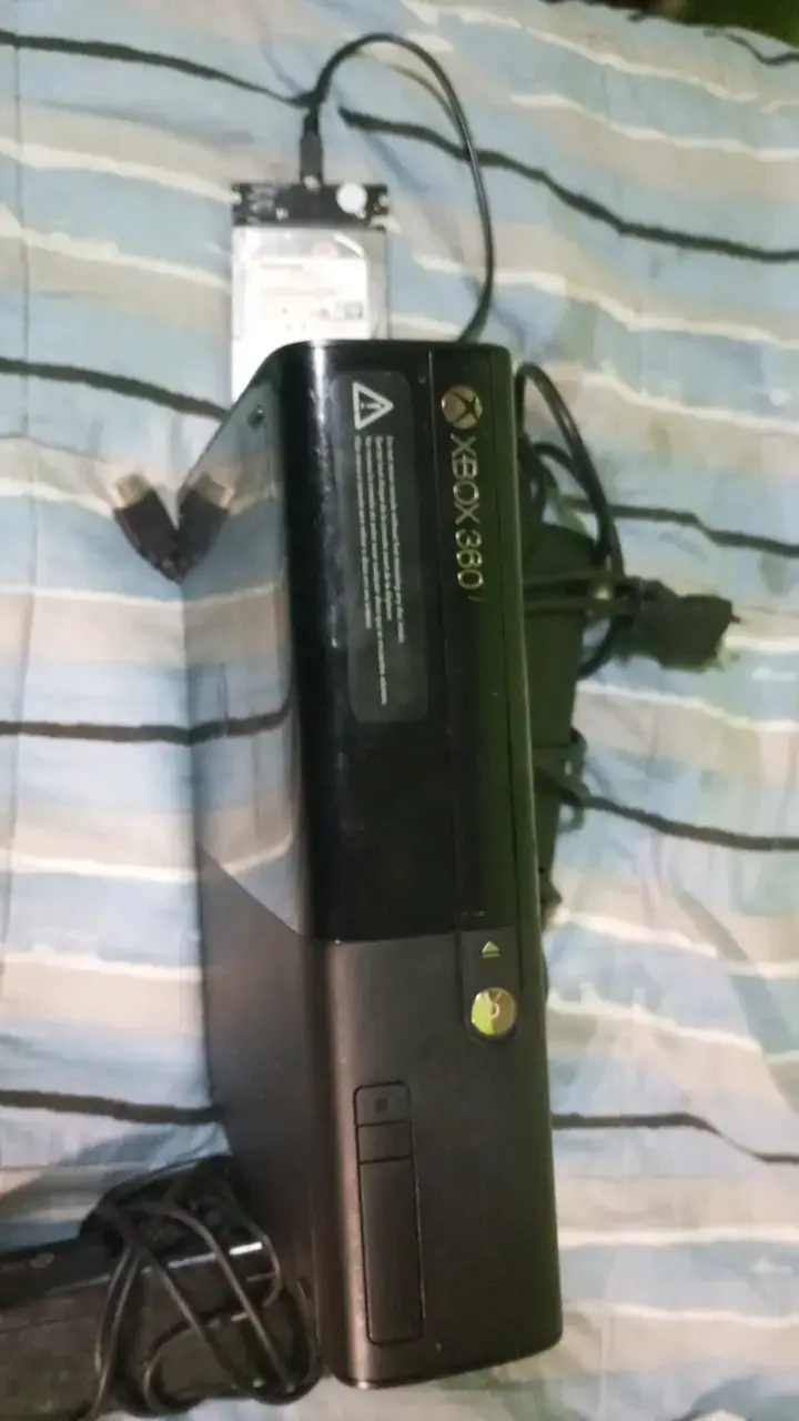 Consola Xbox 360 con dos controles - 3