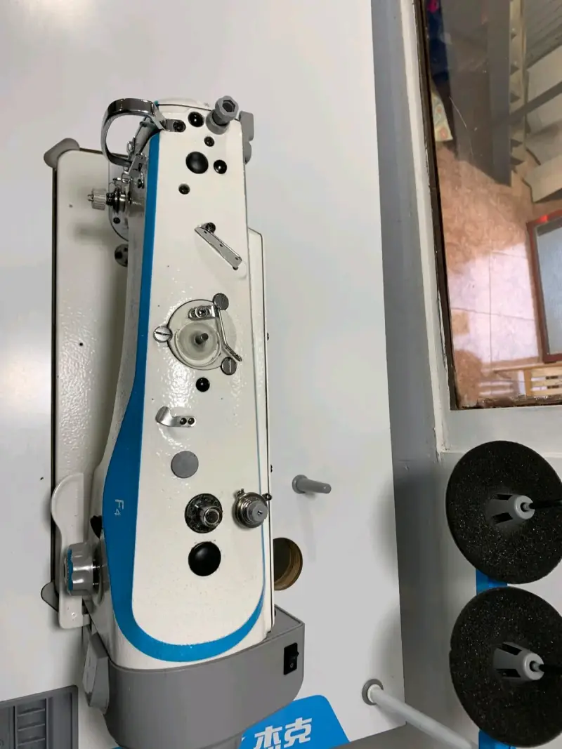 Máquina de Coser Industrial Jack F4 - 2