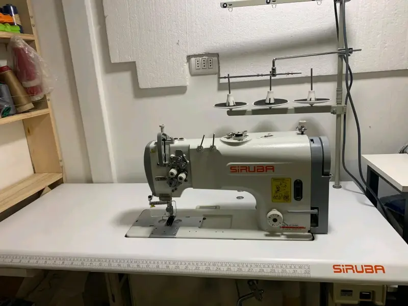 Máquina doble aguja Industrial Siruba con Mesa - 1