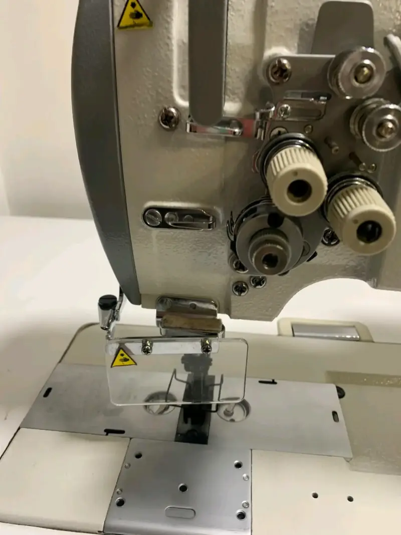 Máquina doble aguja Industrial Siruba con Mesa - 5