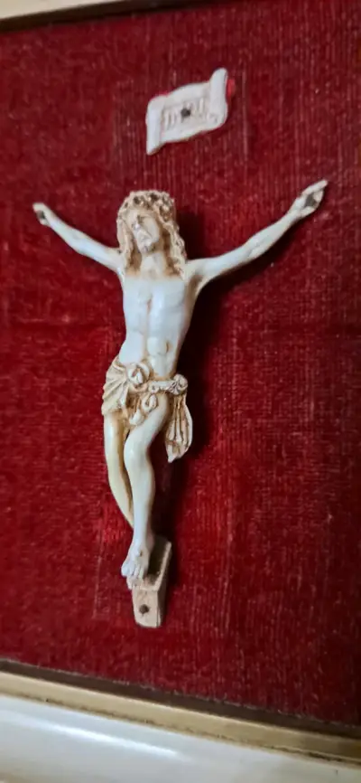 Cuadro de Cristo en marco dorado - miniatura 3