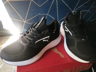 Zapatillas deportivas negras Puma para hombre - miniatura 1