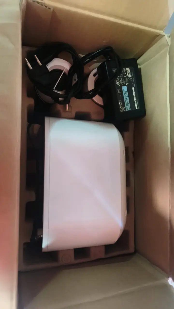 Sistema de sonido Sony con subwoofer y altavoces - 1