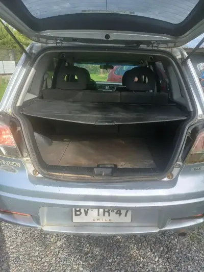 SUV Mitsubishi Outlander en buen estado - miniatura 5