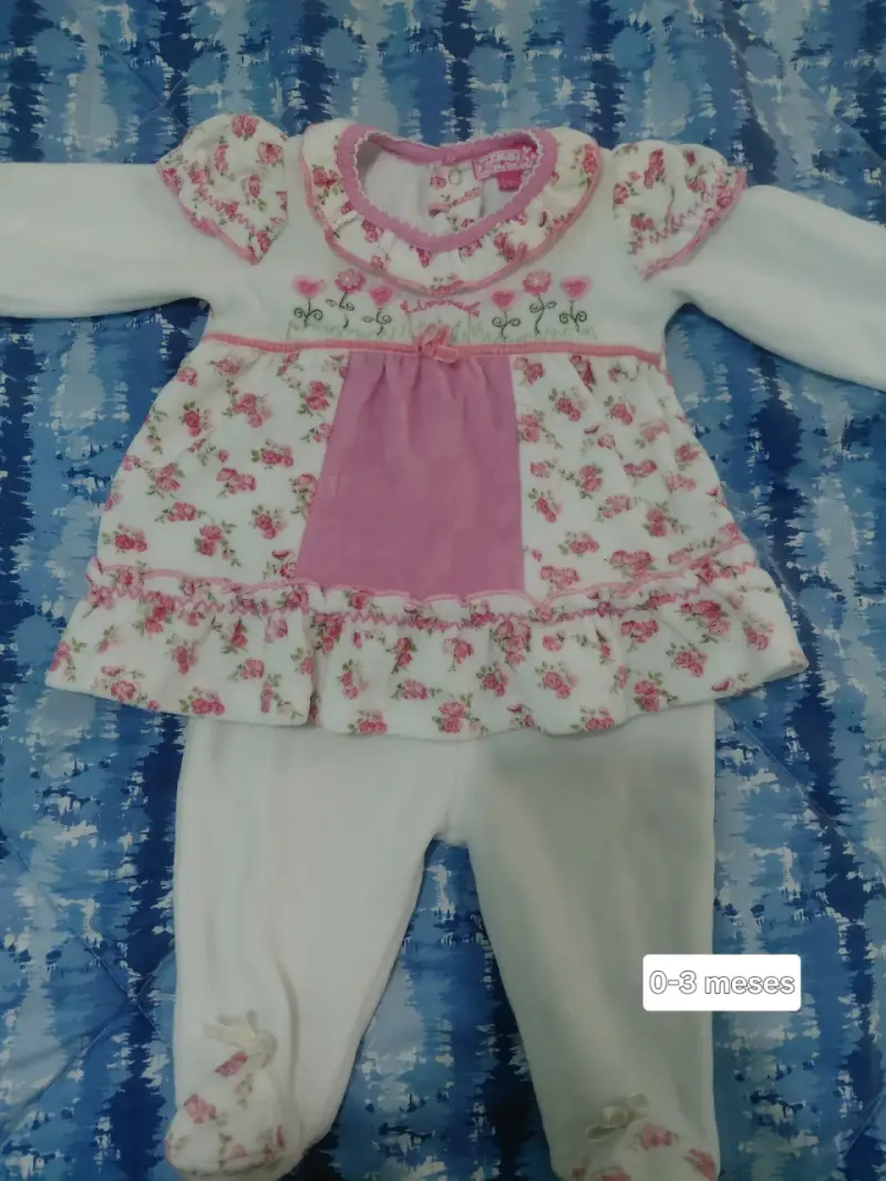 lote de ropa y cositas de bebé - 3